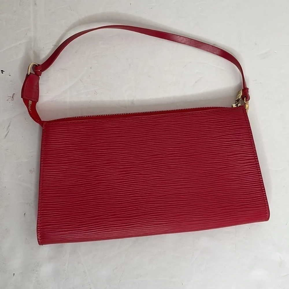 Authentic Louis Vuitton Epi Pochette Accessoires‎